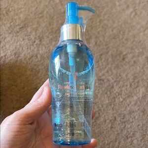 Flawless Purifying make up remover Wash